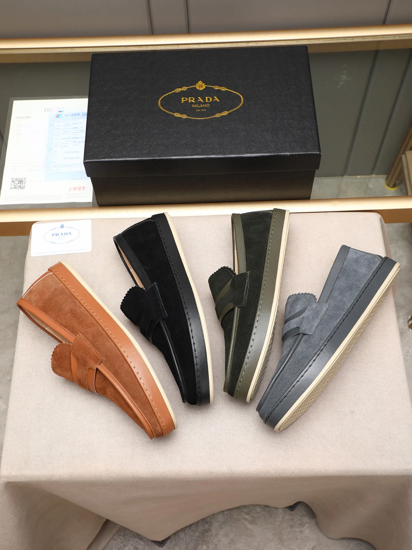 Men's men's shoes 💰P420 🆕🔥New update🔥👟PRADA (Prada) new products are released, imported soft cowhide, fashionable to allow air to penetrate the entire shoe, and the awesome shoes [strong] bring an extremely comfortable and breathable feeling! Beautiful inside and out! Exquisite workmanship, top-grade cowhide material, 😌Number: 38~44 (45 customized) 4 colors of black, blue, gray to choose from.